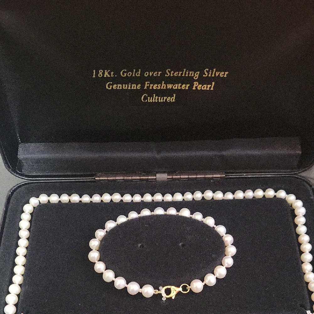 18Kt Gold Over Sterling Silver Freshwater Pearl Necklace and Bracelet.